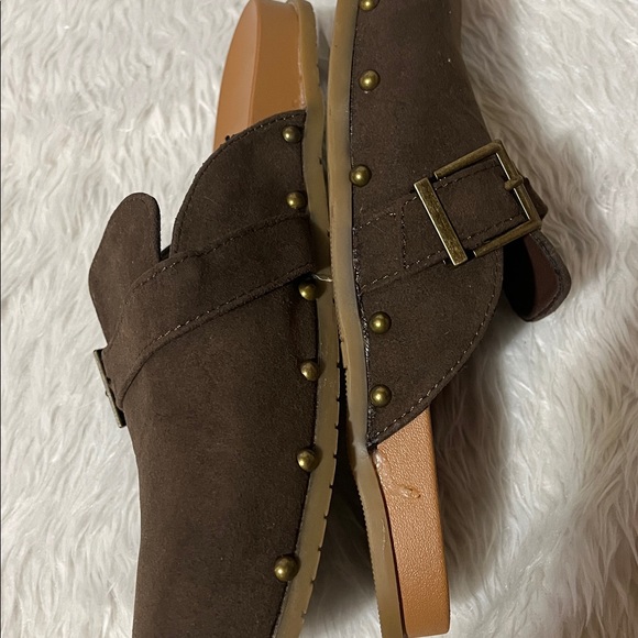 Andiamo Brown Suede Clogs - Picture 7 of 7